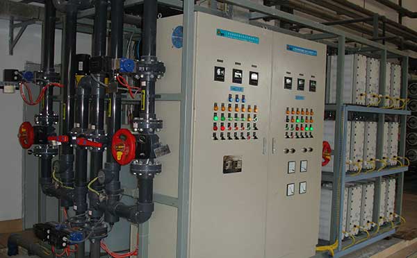 汽車鍍膜用超純水設(shè)備三種工藝流程及產(chǎn)品優(yōu)勢(shì) 汽車鍍膜用超純水設(shè)備三種工藝流程及產(chǎn)品優(yōu)勢(shì)