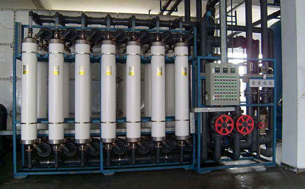 低溫條件下如何提升超純水反滲透設(shè)備的性能 低溫條件下如何提升超純水反滲透設(shè)備的性能