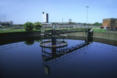 建設一座污水處理廠要花費并不需要巨資 建設一座污水處理廠要花費并不需要巨資