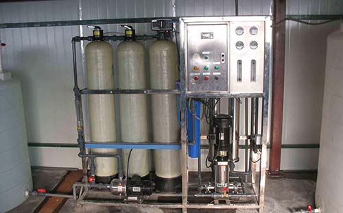 利用二級反滲透設(shè)備進(jìn)行除鹽